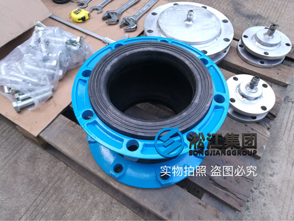 第一批新型橡膠軟接頭壓力檢測現場