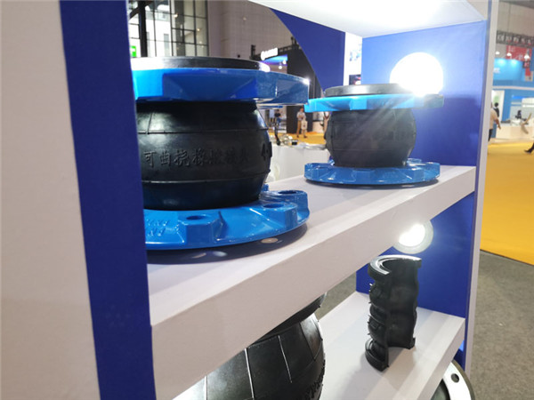 【2019】淞江集團參展上海國際泵管閥展會“專業制造橡膠軟接頭”