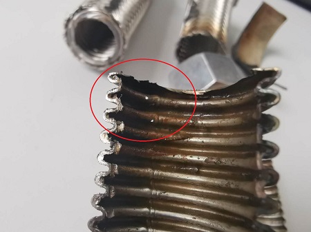 有關中央空調風機盤管金屬軟連接針孔腐蝕的分析報告